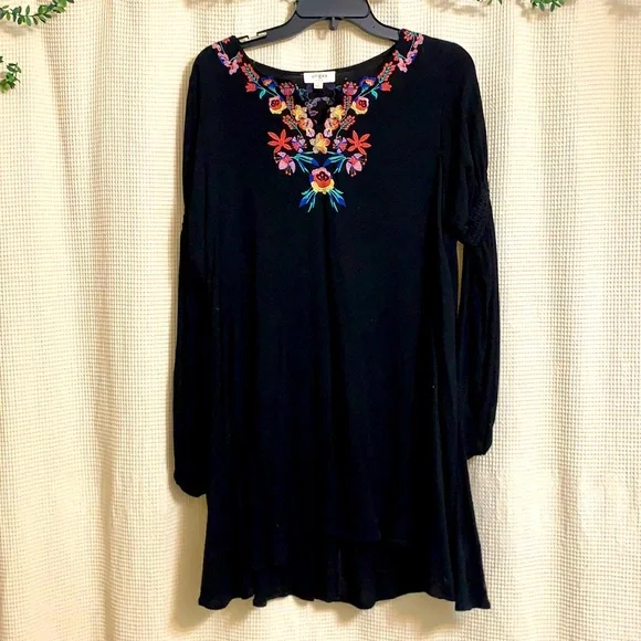 Umgee Dresses | Umgee Black Embroidered Floral Dress | Color: Black | Size: S | Tracielelwer's Closet